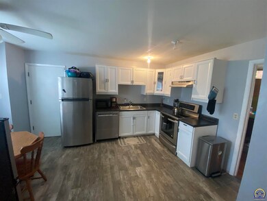 2909 SW 33rd Cir, Topeka, KS 66614 - photo 4