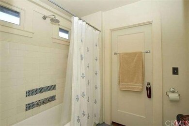 Front House - Full Bathroom, Classic Style