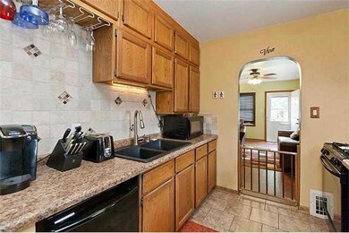 2323 51st St, Des Moines, IA 50310 - photo 7