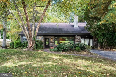 2211 Windsor Cir, Broomall, PA 19008 - photo 2