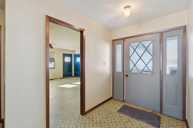 1904 Prairie St, Grinnell, IA 50112 - photo 3