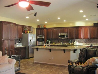 GOURMET KITCHEN