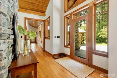 for maximum light and allowing nature to be reflected at every view.