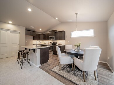 Edgewood2 - Kitchen & Dining 2