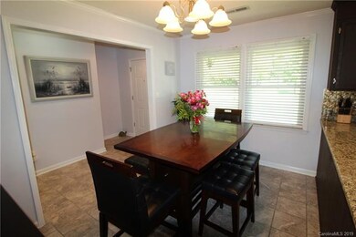 1875 Davis Cir unit 11, Clover, SC 29710 - photo 4