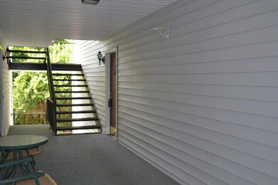 2nd Floor Landing