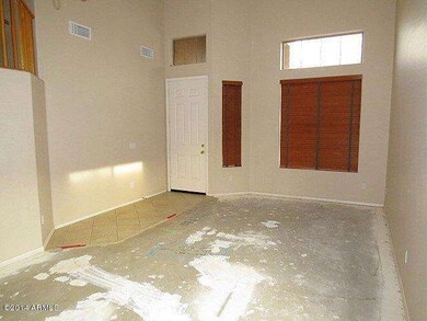 023-324909 - living room-002