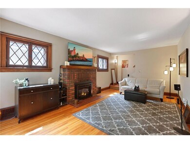Spacious living room
