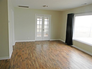 1026 35th St NE, Cedar Rapids, IA 52402 - photo 7