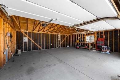 2880 Davenport St, Rosamond, CA 93560 - photo 7