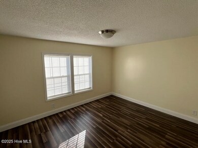 542 Red Oak Farm Rd, Tar Heel, NC 28392 - photo 7