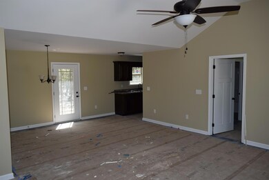 376 Forrestwood Dr, Manchester, TN 37355 - photo 3