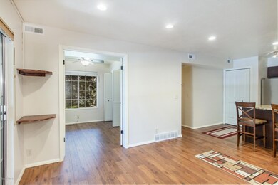 4_Living-Room_1800x1200_3504879
