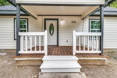 216 W Tennie St, Gainesville, TX 76240 - photo 2