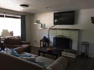 1136 SW Spruce St, Grants Pass, OR 97526 - photo 4