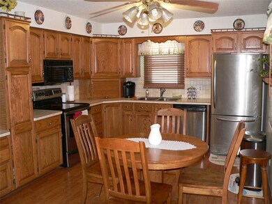 BEAUTIFUL Oak Kitchen!  Corner storage, pantry and