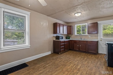 10651 Thorpe Ave, Saint Louis, MO 63114 - photo 2