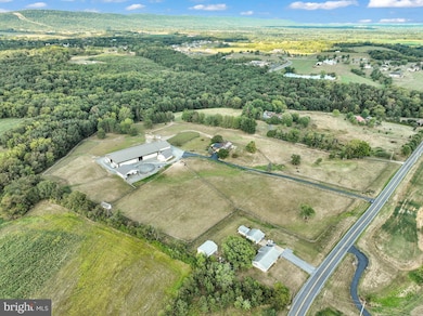 211 W Middlesex Dr, Carlisle, PA 17013 - photo 3