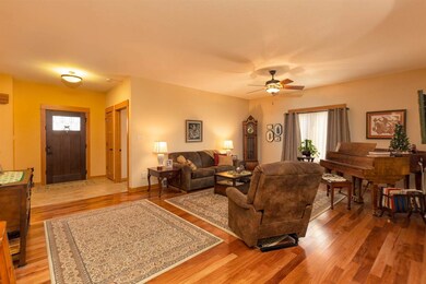 301 Spruce Hills Dr, Cedar Falls, IA 50613 - photo 7