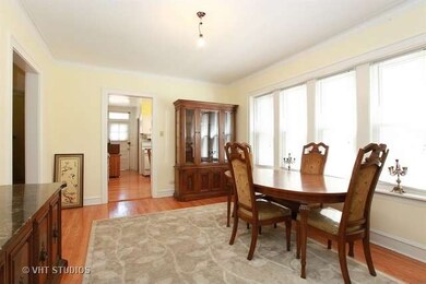 6423 N Fairfield Ave, Chicago, IL 60645 - photo 3