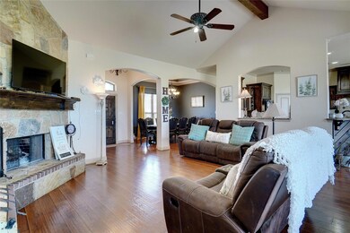 118 Deer Stream Ct, Azle, TX 76020 - photo 5