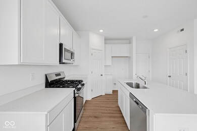 1890 Victor Higgins Dr, Shelbyville, IN 46176 - photo 4