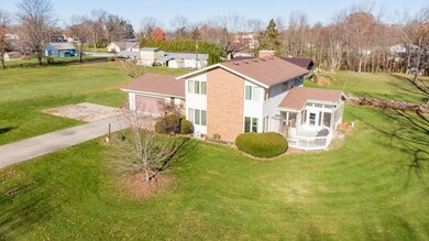 10233 Riverview Dr, Leo, IN 46765 - photo 2