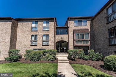 2038 Royal Fern Ct unit 2A, Reston, VA 20191 - photo 2