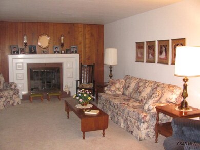 Living Room w/FP