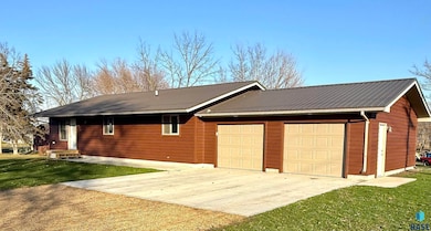 350 N Cherry Ave, Bridgewater, SD 57319 - photo 4