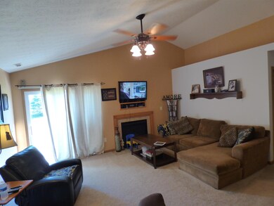 LIVING RM W/CATHEDRAL CEILING