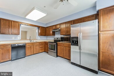 9318 Kendal Cir, Laurel, MD 20723 - photo 3