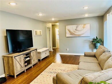 15 Robin Rd, New Albany, IN 47150 - photo 4