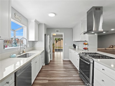 896 Moffatt Cir, Simi Valley, CA 93065 - photo 4