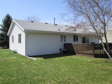 1410 Arbutus St, Janesville, WI 53546 - photo 2