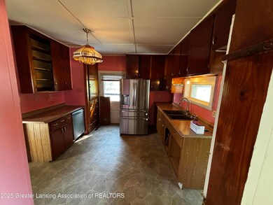 5752 E Colony Rd, Saint Johns, MI 48879 - photo 3