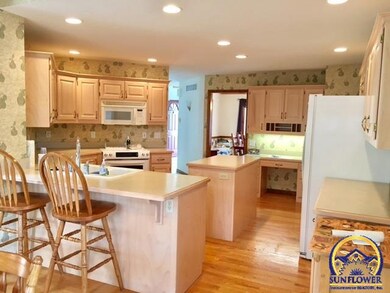 6121 SW 39th St, Topeka, KS 66610 - photo 6