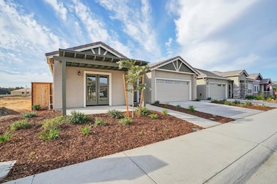 1136 Crenshaw Rd, Galt, CA 95632 - photo 2