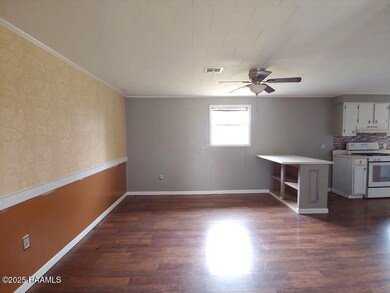 4 Dining Area