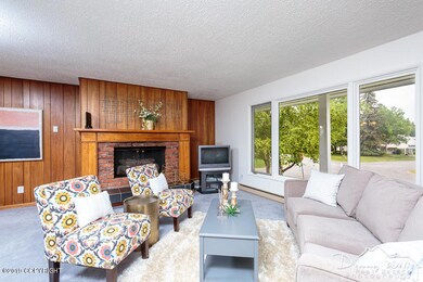 Living Room-20190710-40699