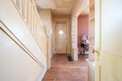 15_2426 Summit St-8