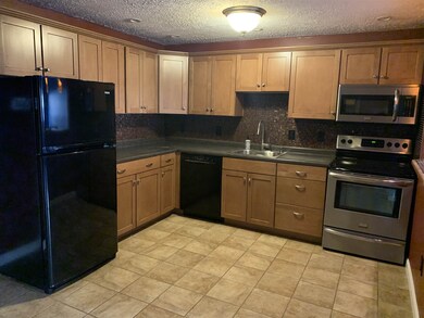 555 Calef Rd unit 6, Manchester, NH 03103 - photo 7