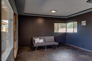 38_3424_N_16th_Ave__006_mls