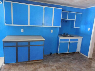 908 W Locust St, Scranton, PA 18504 - photo 5