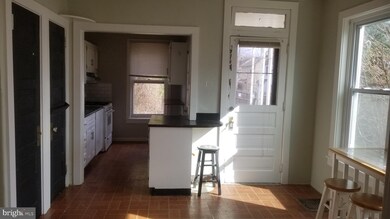 2437 Cumberland Ave, Reading, PA 19606 - photo 5