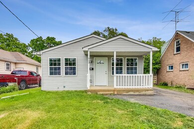 913 Pine St, Waukegan, IL 60085 - photo 2