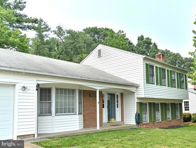 7920 Edinburgh Dr, Springfield, VA 22153 - photo 5