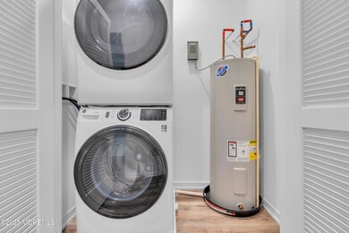 829 Garfield Ave unit 414, Jersey City, NJ 07305 - photo 4