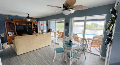 Living Room/Dining Area