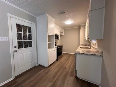 1901 Armstrong St, Cleburne, TX 76033 - photo 7